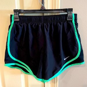 Nike Women’s Medium DRI-FIT Running Shorts